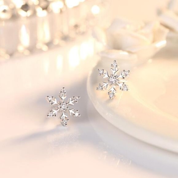 *NEW Sterling Silver Diamond Snowflake Earrings - Picture 4 of 7
